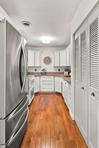 35 Flint Street 201, Salem, MA 01970