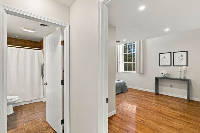 35 Flint Street 201, Salem, MA 01970