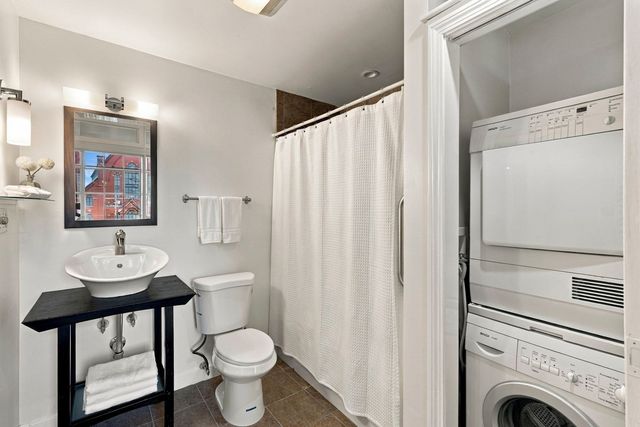 35 Flint Street 201, Salem, MA 01970