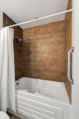35 Flint Street 201, Salem, MA 01970