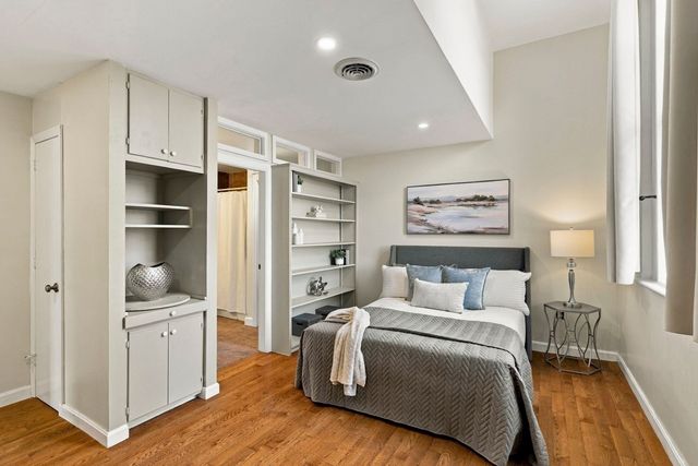 35 Flint Street 201, Salem, MA 01970