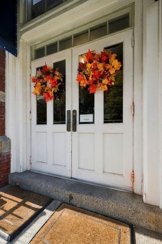 35 Flint Street 201, Salem, MA 01970