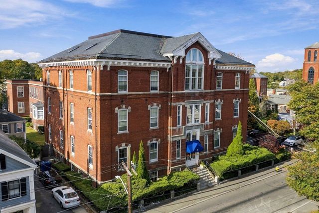 35 Flint Street 201, Salem, MA 01970