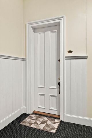 35 Flint Street 201, Salem, MA 01970