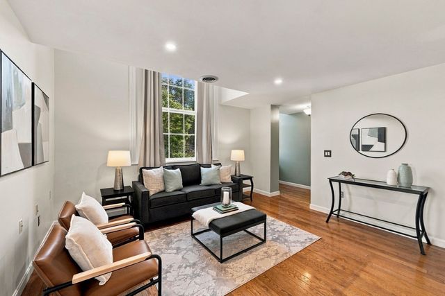 35 Flint Street 201, Salem, MA 01970
