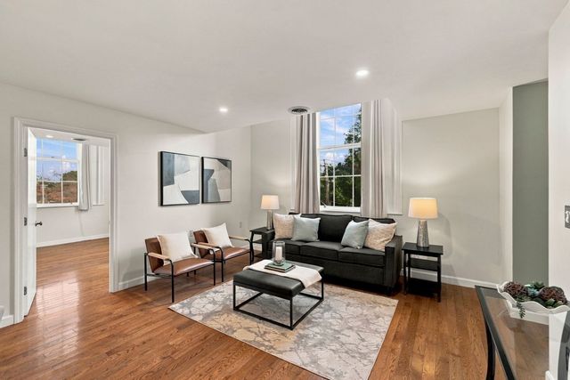 35 Flint Street 201, Salem, MA 01970