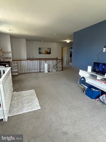 3 TETKOSKI CT, Florence, NJ 08518