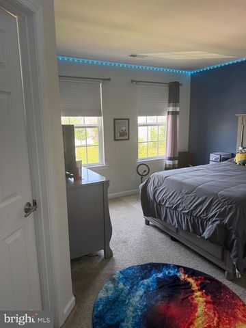 3 TETKOSKI CT, Florence, NJ 08518