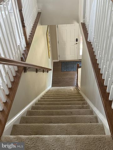 3 TETKOSKI CT, Florence, NJ 08518