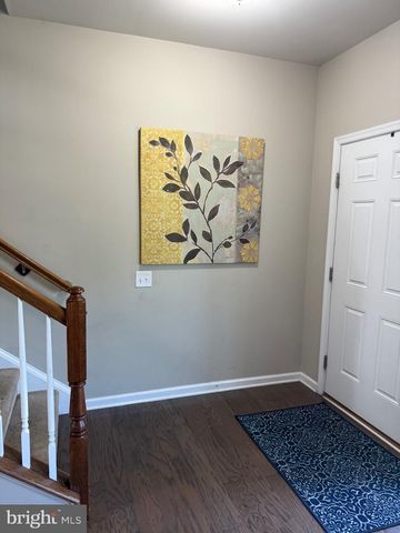 3 TETKOSKI CT, Florence, NJ 08518