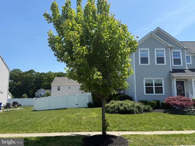 3 TETKOSKI CT, Florence, NJ 08518