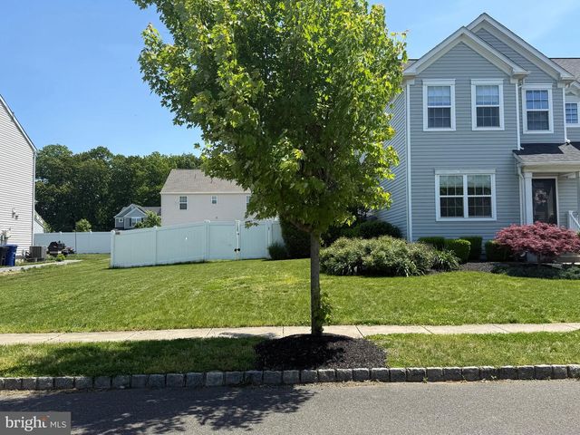 3 TETKOSKI CT, Florence, NJ 08518