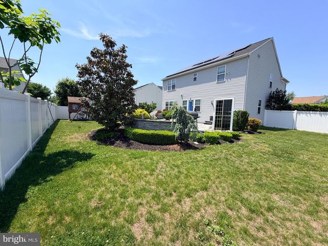 3 TETKOSKI CT, Florence, NJ 08518