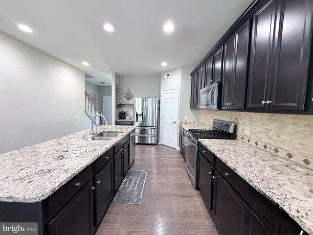 3 TETKOSKI CT, Florence, NJ 08518