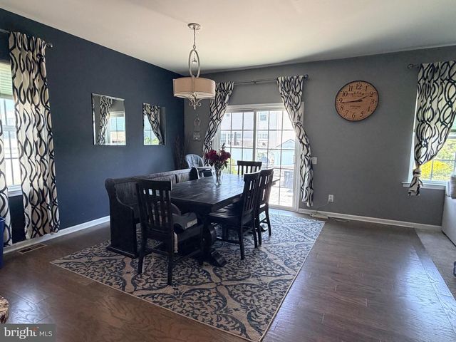 3 TETKOSKI CT, Florence, NJ 08518