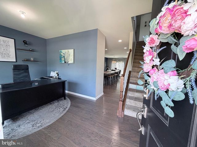 3 TETKOSKI CT, Florence, NJ 08518