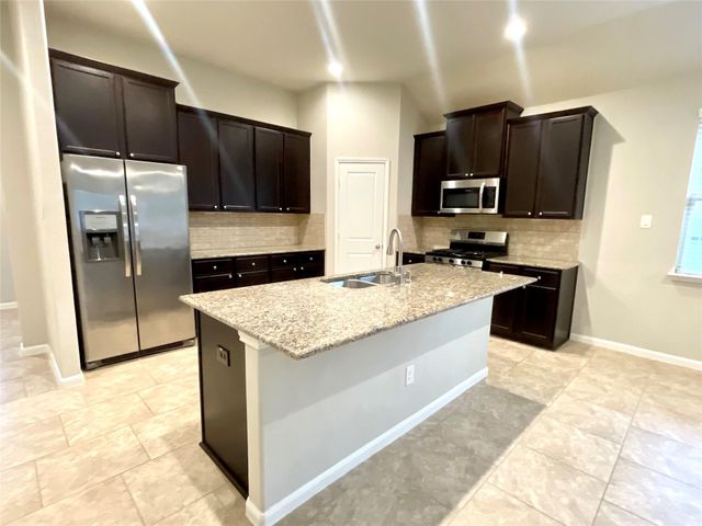 2722 Kaman Lane, Pearland, TX 77581