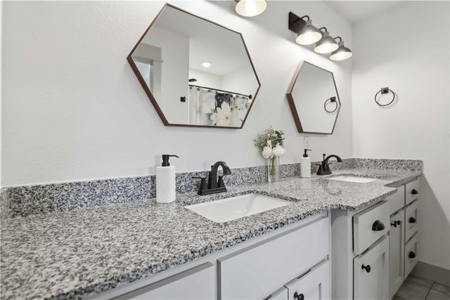 14 Winsford Lane, Bella Vista, AR 72714