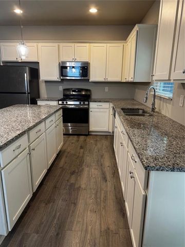 30 Laurel Drive E, Dawsonville, GA 30534