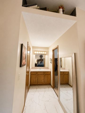 11850 W Neville Ct, Wichita, KS 67205