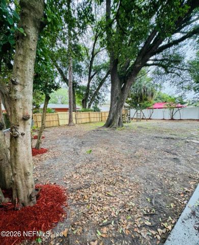 8239 CARAVELLE Drive, Jacksonville, FL 32244