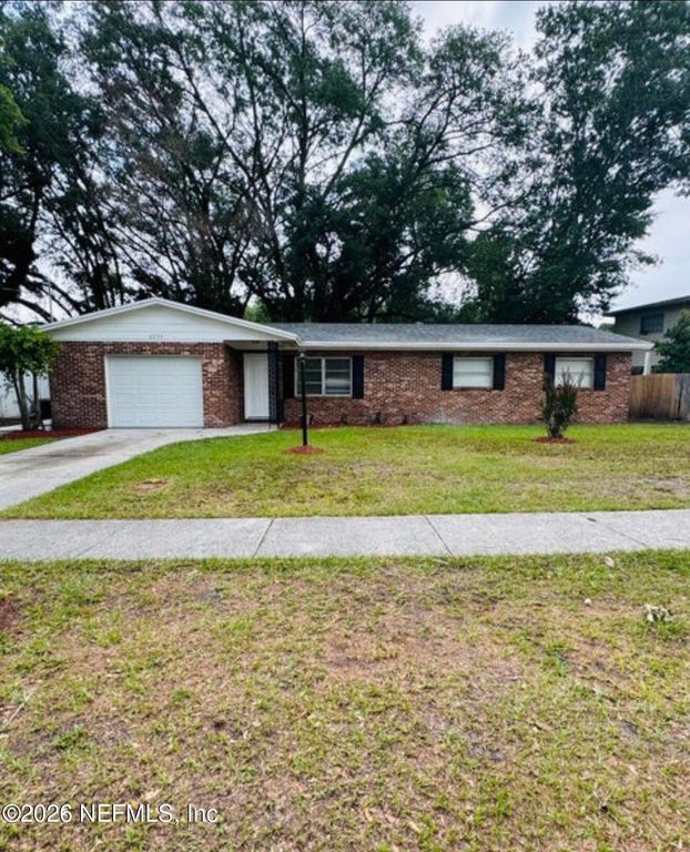 8239 CARAVELLE Drive, Jacksonville, FL 32244