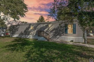 149 Willow Way, Topeka, KS 66609