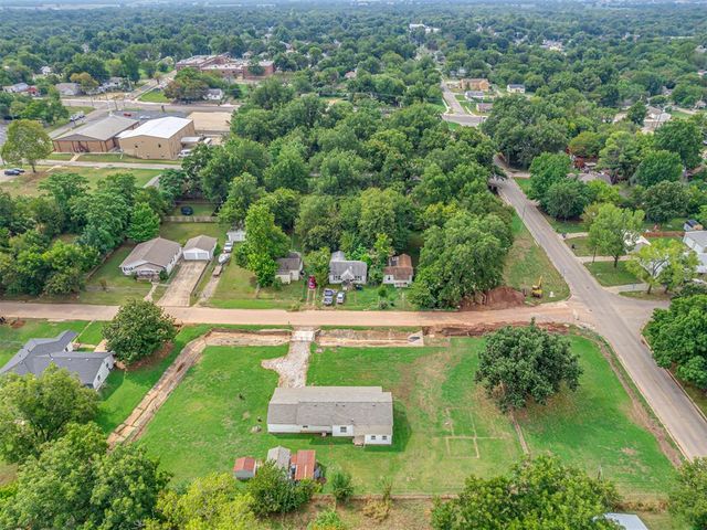 1214 E Edwards Street, Shawnee, OK 74801
