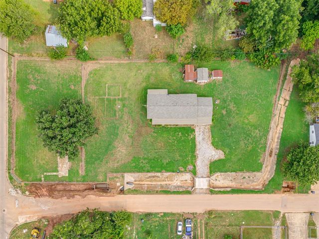 1214 E Edwards Street, Shawnee, OK 74801