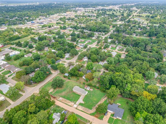 1214 E Edwards Street, Shawnee, OK 74801