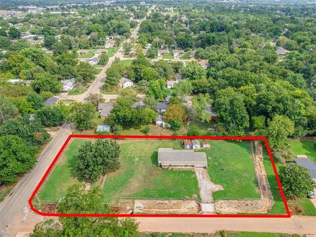 1214 E Edwards Street, Shawnee, OK 74801