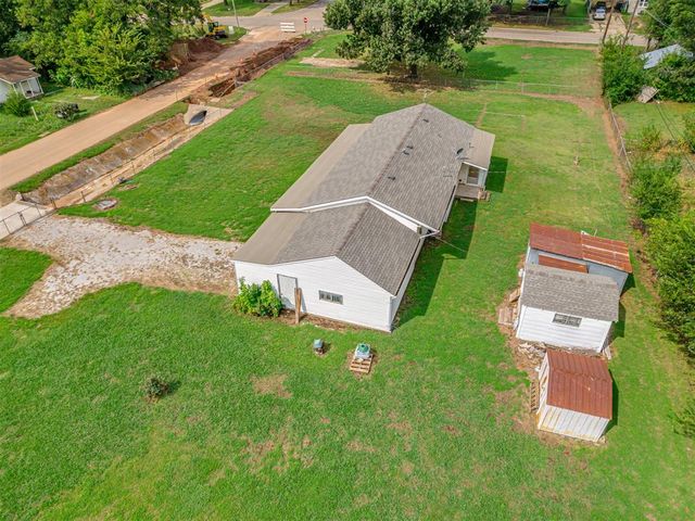 1214 E Edwards Street, Shawnee, OK 74801