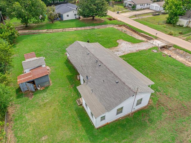 1214 E Edwards Street, Shawnee, OK 74801