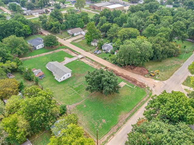 1214 E Edwards Street, Shawnee, OK 74801