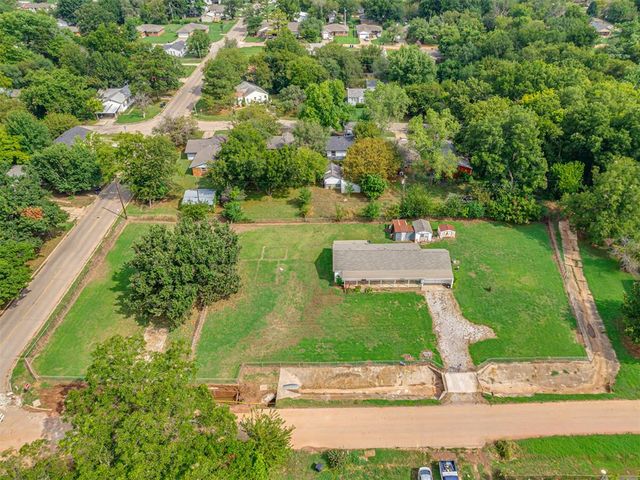 1214 E Edwards Street, Shawnee, OK 74801