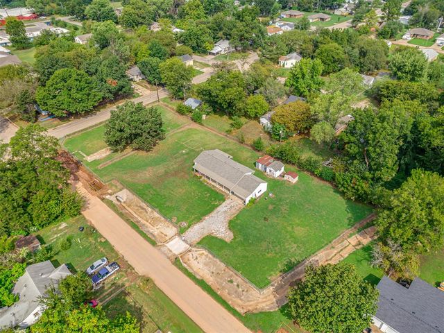 1214 E Edwards Street, Shawnee, OK 74801