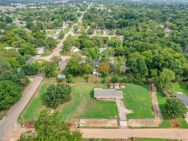 1214 E Edwards Street, Shawnee, OK 74801