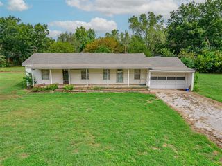 1214 E Edwards Street, Shawnee, OK 74801