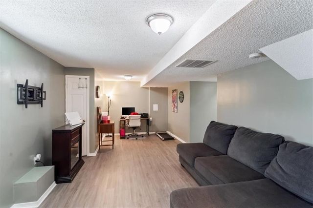 811 N 89th Street, Kansas City, KS 66112