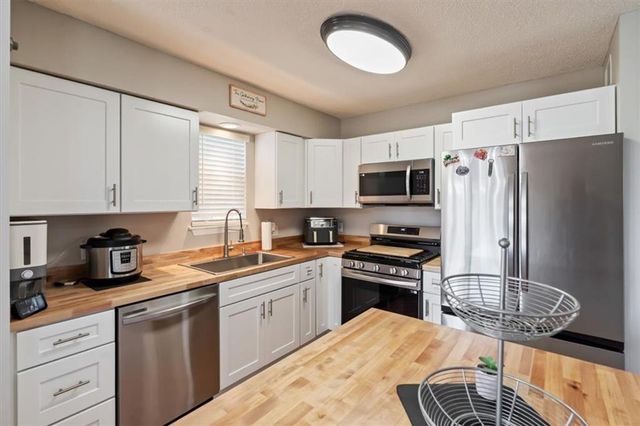 811 N 89th Street, Kansas City, KS 66112