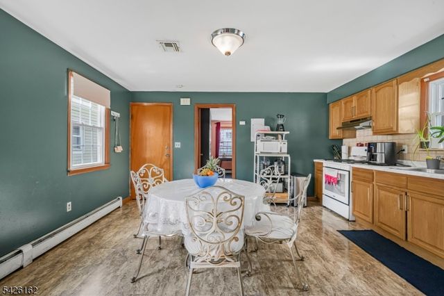 172 Chestnut St, Newark City, NJ 07105