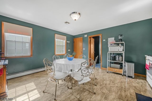 172 Chestnut St, Newark City, NJ 07105