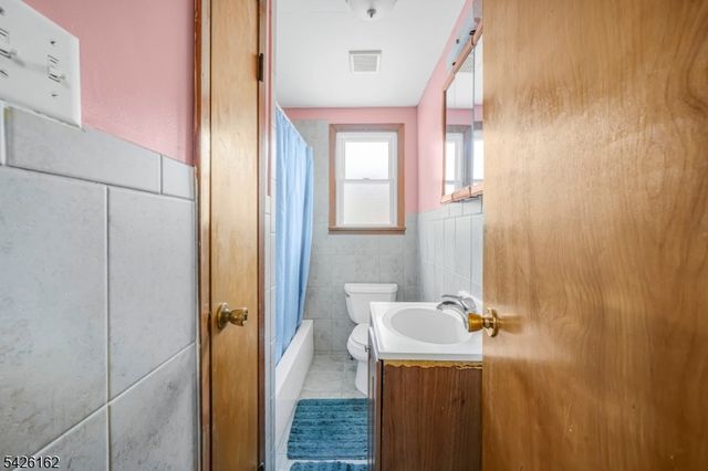 172 Chestnut St, Newark City, NJ 07105