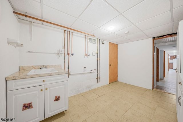 172 Chestnut St, Newark City, NJ 07105