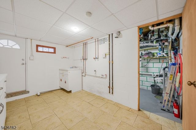 172 Chestnut St, Newark City, NJ 07105