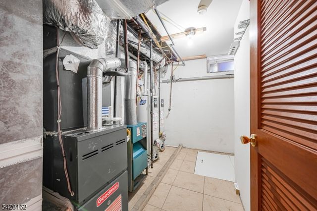 172 Chestnut St, Newark City, NJ 07105