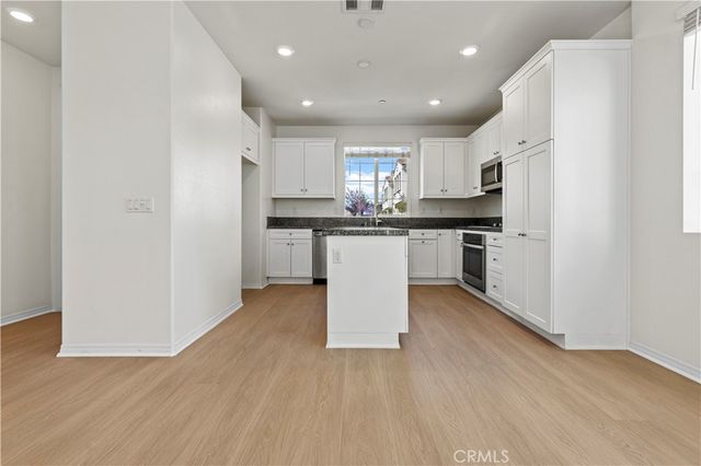 7055 Montecito, Eastvale, CA 92880