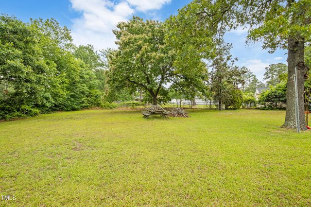 6424 Bretton Woods Drive, Hope Mills, NC 28348