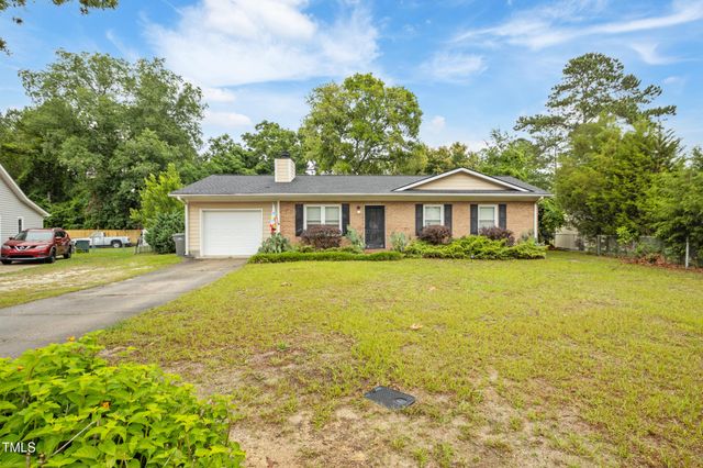 6424 Bretton Woods Drive, Hope Mills, NC 28348