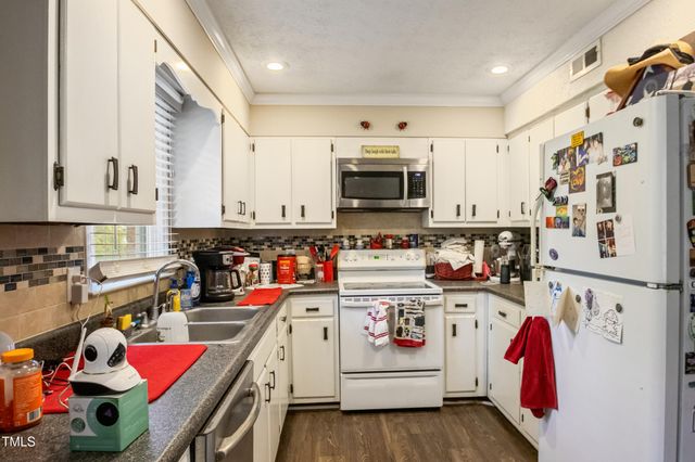 6424 Bretton Woods Drive, Hope Mills, NC 28348